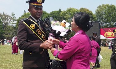 Selesaikan-Pendidikan-Perwira-Polri,-Ipda-Wilfridus:-Terima-Kasih-kapolri,-Saya-berjanji-Akan-jadi-Polisi-yang-Solutif-bagi-Masyarakat