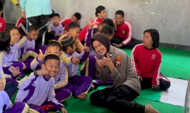 Peringati-Hari-Jadi-ke-76-Polwan-Polres-Jember-Berbagi-Kebahagiaan-Bersama-Penyandang-Disabilitas-di-SDLB