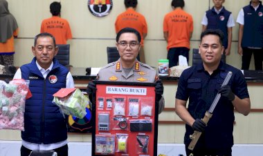Polda-Jatim-Berhasil-Ungkap-Peredaran-Narkoba-Jaringan-Internasional-4-Tersangka-Diamankan