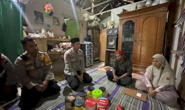 Kapolres-Situbondo-Beri-Santunan-untuk-Keluarga-Korban-Ambruknya-Atap-Asrama-Ponpes-di-Besuki