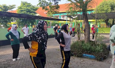 Polsek-Krian-Ikuti-Senam-SKJ-Bersama-Forkopimka,-Perkuat-Sinergitas-Antarinstansi