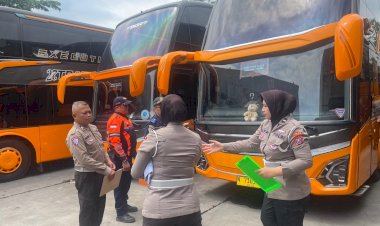 Polres-Malang-Cek-Kelayakan-Bus-Pariwisata-Jelang-Nataru