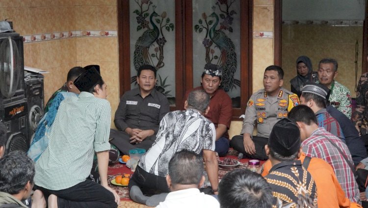 Kapolresta Sidoarjo bersama Forkopimda Takziah Ke Rumah Duka Korban Longsor Pacet-Cangar