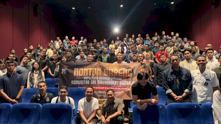 Kapolresta Sidoarjo Nonton Bareng Masyarakat Film Sayap-Sayap Patah 2