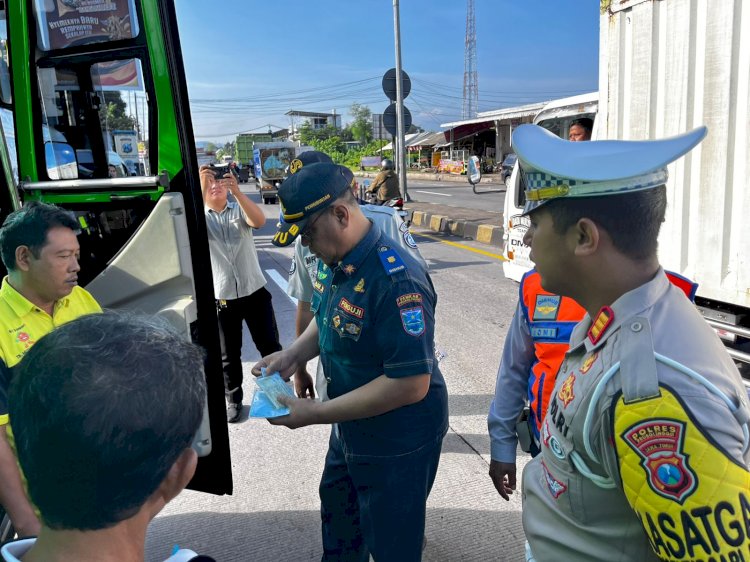 Gelar Ramp Check Angkutan Umum Polres Probolinggo Fokus Wujudkan Keselamatan Lalu Lintas